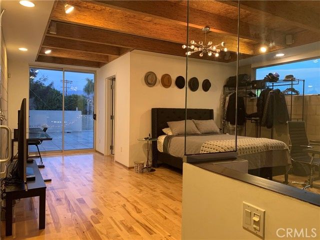 6615 Melrose Ave, Los Angeles, CA 90038