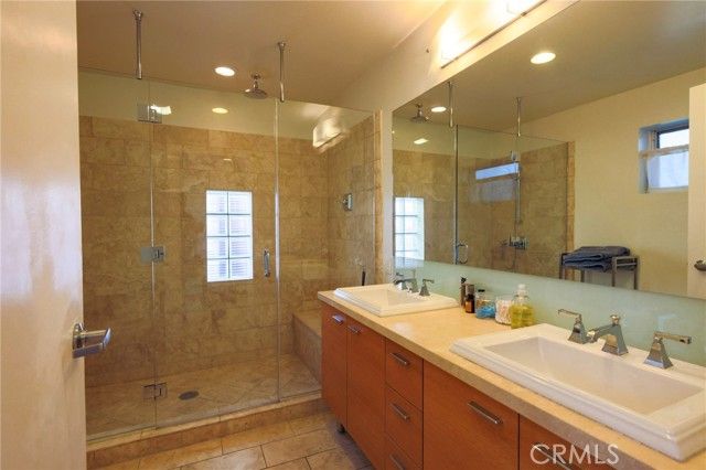 6615 Melrose Ave, Los Angeles, CA 90038