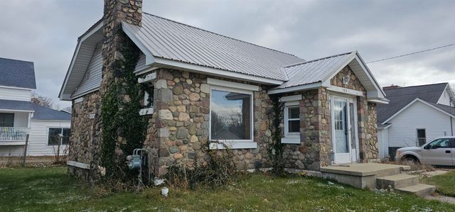 106 S Valley, West Branch Twp, MI 48661