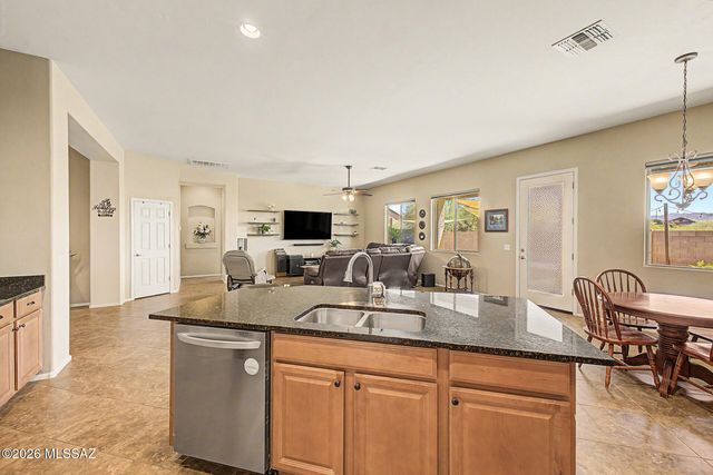 14290 N Arrowpoint Ash Avenue, Marana, AZ 85658