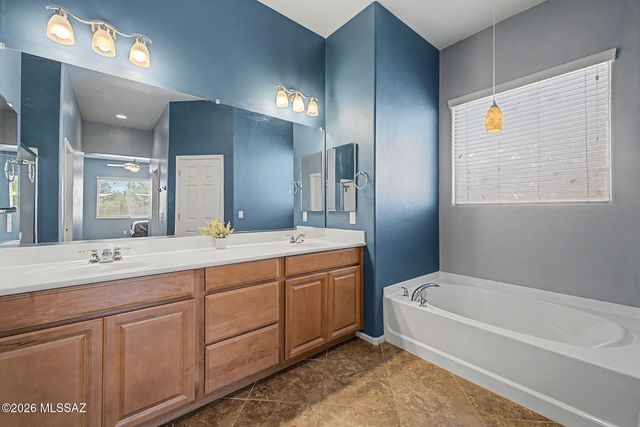 14290 N Arrowpoint Ash Avenue, Marana, AZ 85658