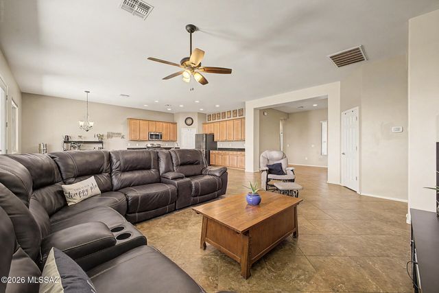 14290 N Arrowpoint Ash Avenue, Marana, AZ 85658