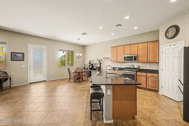 14290 N Arrowpoint Ash Avenue, Marana, AZ 85658