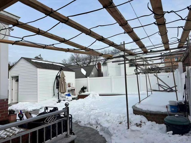 7547 193rd Street, Fresh Meadows, NY 11366