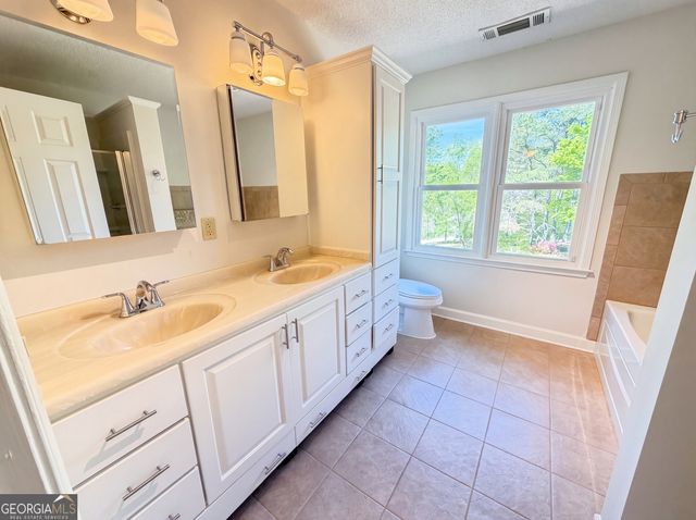 1197 Parkwood Chase NW, Acworth, GA 30102