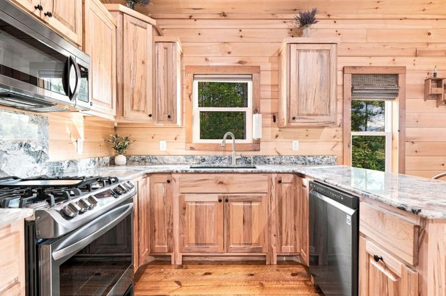 114 Hideaway Trail, Copperhill, TN 37317