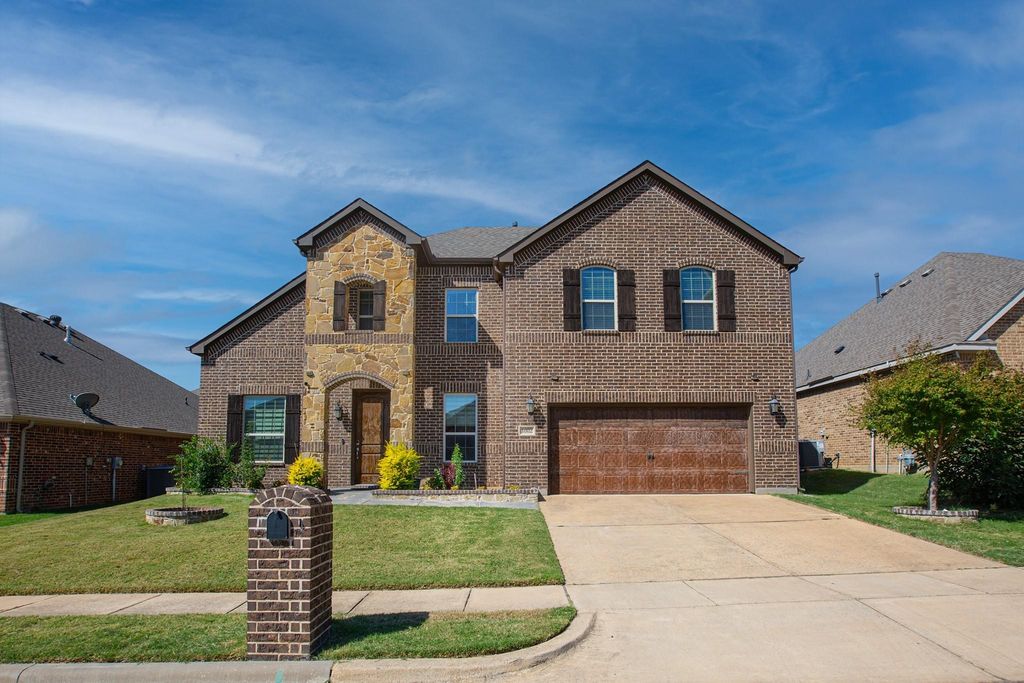 1002 Nail Lane, Euless, TX 76040