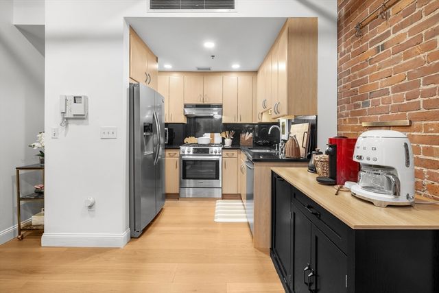 9 W Broadway 117, Boston, MA 02127