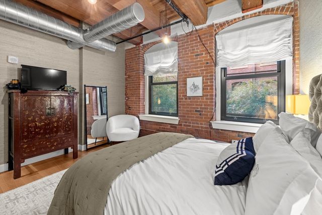 9 W Broadway 117, Boston, MA 02127