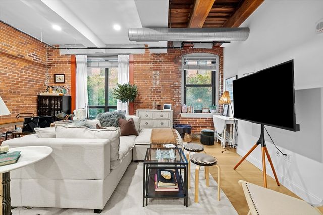 9 W Broadway 117, Boston, MA 02127