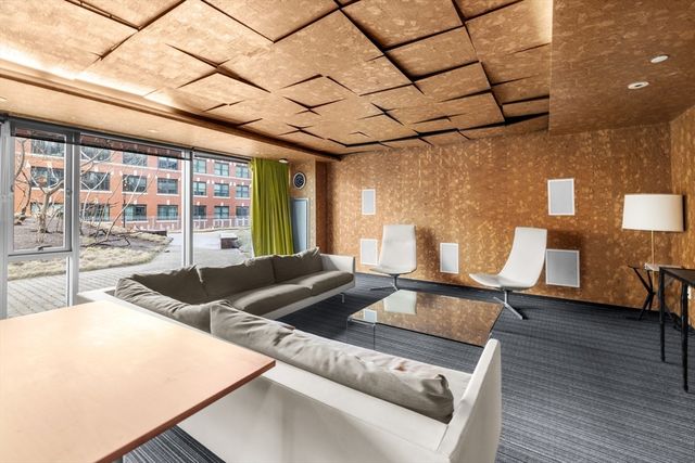 9 W Broadway 117, Boston, MA 02127