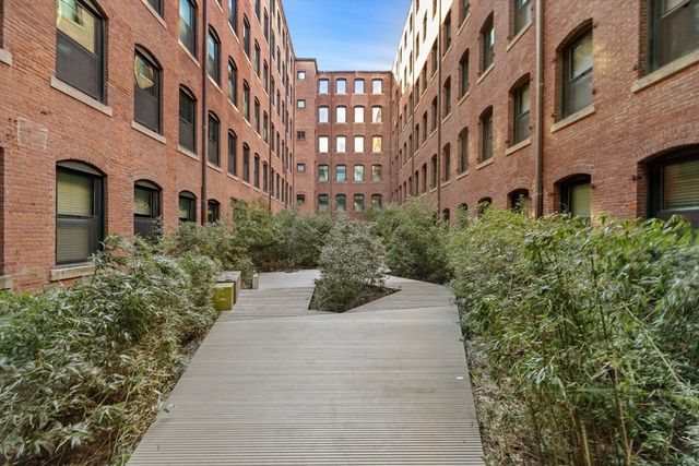 9 W Broadway 117, Boston, MA 02127