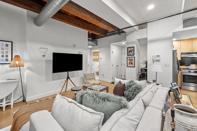 9 W Broadway 117, Boston, MA 02127