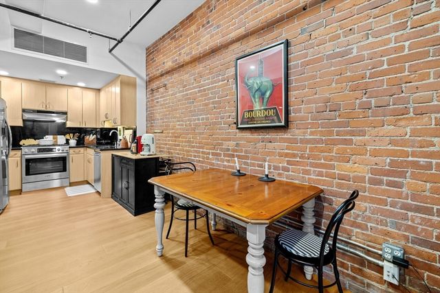 9 W Broadway 117, Boston, MA 02127