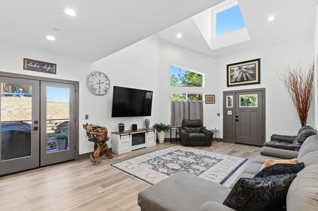 53976 Dogwood Creek Drive, Bass Lake, CA 93604