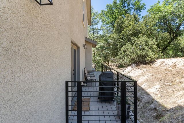 53976 Dogwood Creek Drive, Bass Lake, CA 93604