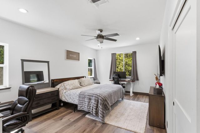 53976 Dogwood Creek Drive, Bass Lake, CA 93604