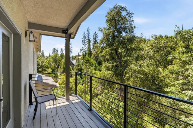 53976 Dogwood Creek Drive, Bass Lake, CA 93604