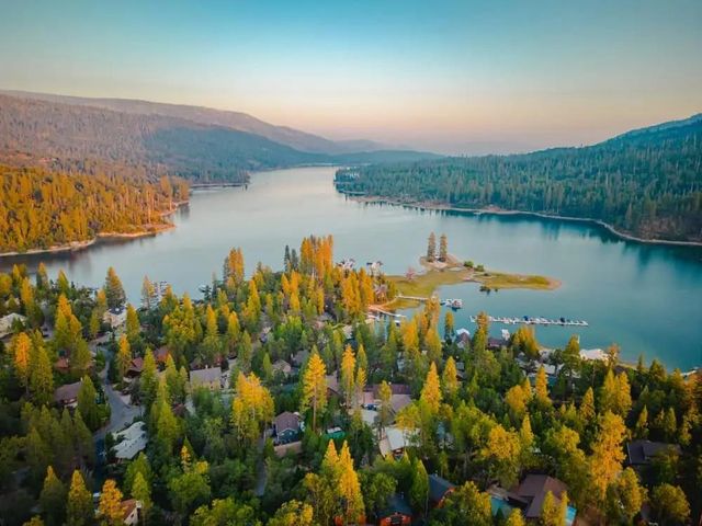 53976 Dogwood Creek Drive, Bass Lake, CA 93604