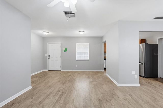 2523 LAKE ELLEN LANE, Tampa, FL 33618