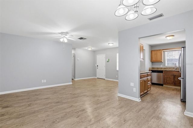 2523 LAKE ELLEN LANE, Tampa, FL 33618