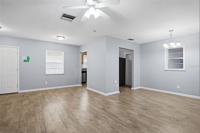 2523 LAKE ELLEN LANE, Tampa, FL 33618