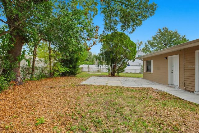 2523 LAKE ELLEN LANE, Tampa, FL 33618