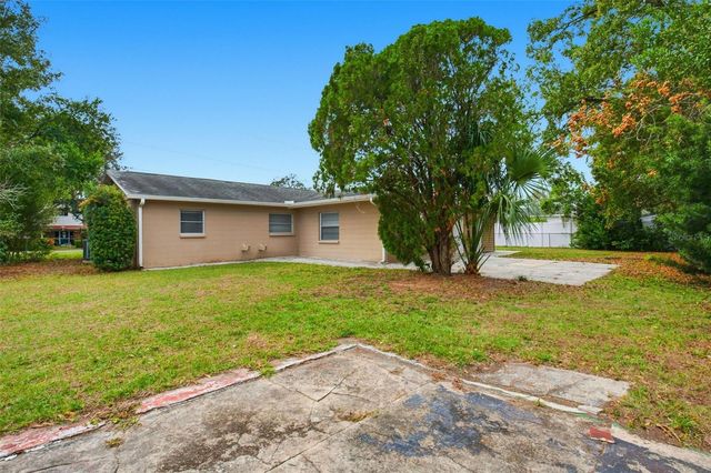 2523 LAKE ELLEN LANE, Tampa, FL 33618