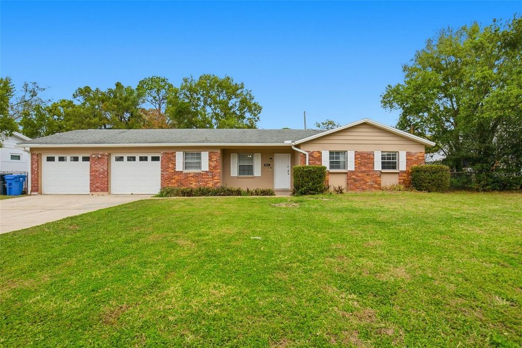 2523 LAKE ELLEN LANE, Tampa, FL 33618