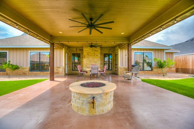 2033 Silver Creek Court, San Angelo, TX 76904