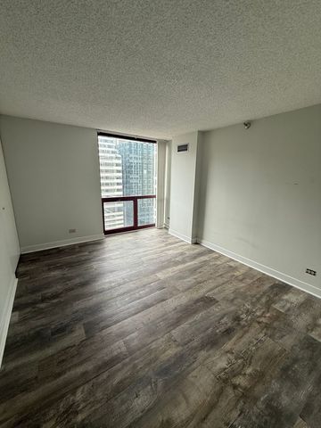 200 N DEARBORN Street 2302, Chicago, IL 60601