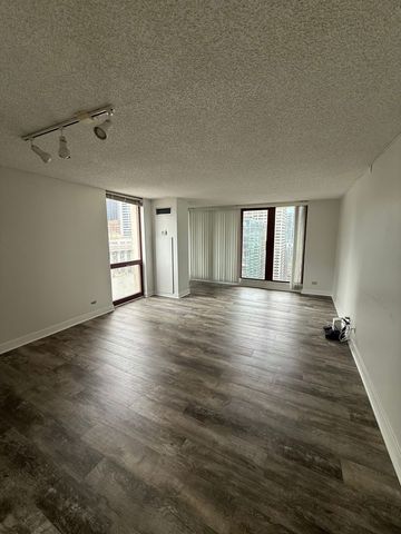200 N DEARBORN Street 2302, Chicago, IL 60601