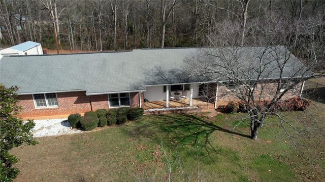 1812 Oak Spring Street, Statham, GA 30666