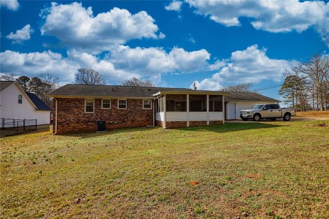 1812 Oak Spring Street, Statham, GA 30666