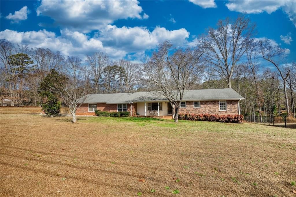 1812 Oak Spring Street, Statham, GA 30666
