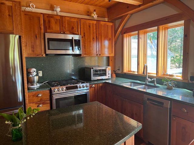 43 Rowdis Road, Greensboro, VT 05841