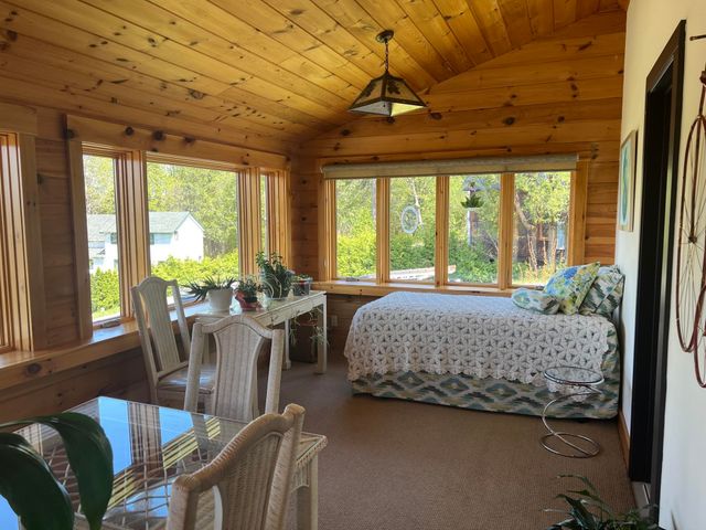 43 Rowdis Road, Greensboro, VT 05841