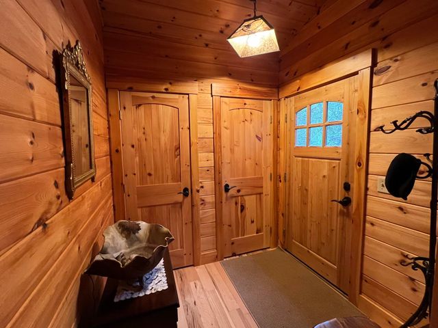 43 Rowdis Road, Greensboro, VT 05841