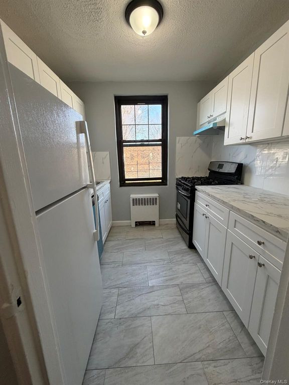 70-43 Park Drive East B, Kew Garden Hills, NY 11367 — photo 4