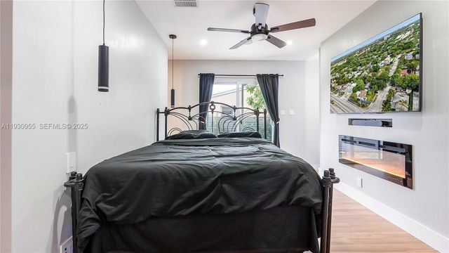 817 NW 17th St, Fort Lauderdale, FL 33311