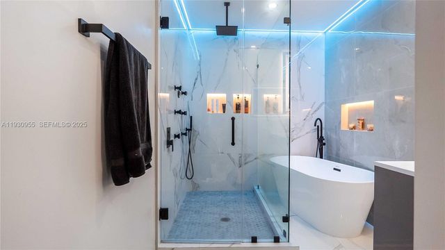 817 NW 17th St, Fort Lauderdale, FL 33311