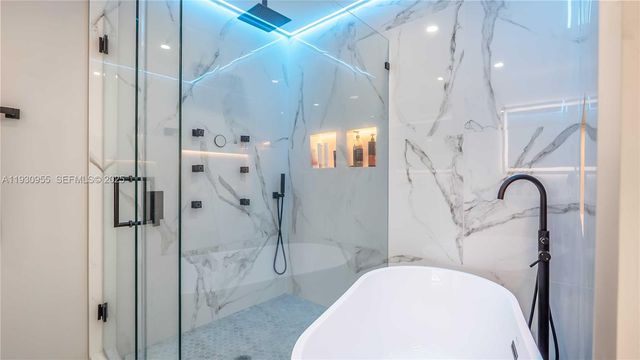 817 NW 17th St, Fort Lauderdale, FL 33311