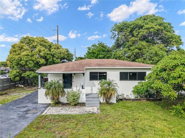 817 NW 17th St, Fort Lauderdale, FL 33311