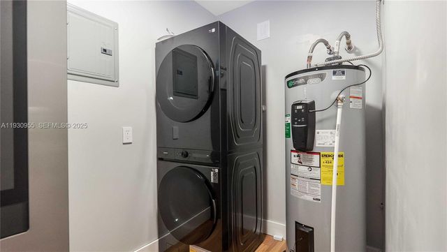 817 NW 17th St, Fort Lauderdale, FL 33311