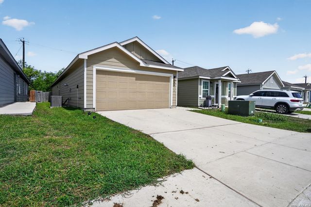 8272 Piedra Medina, San Antonio, TX 78252
