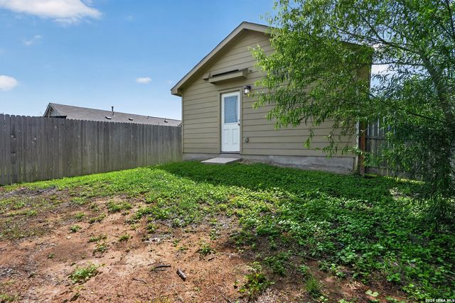 8272 Piedra Medina, San Antonio, TX 78252