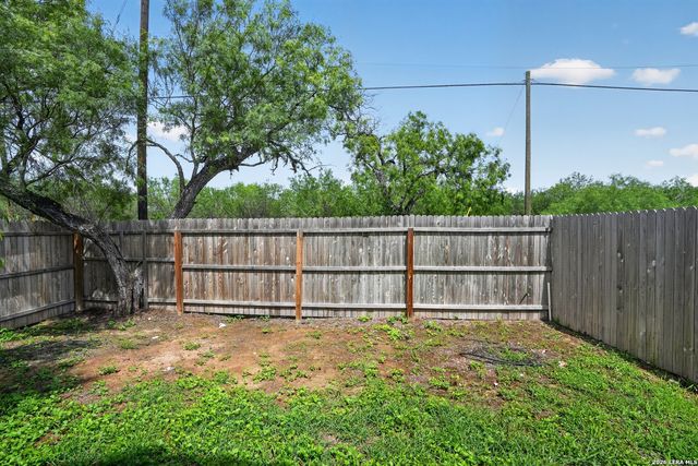 8272 Piedra Medina, San Antonio, TX 78252