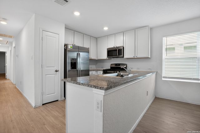 8272 Piedra Medina, San Antonio, TX 78252