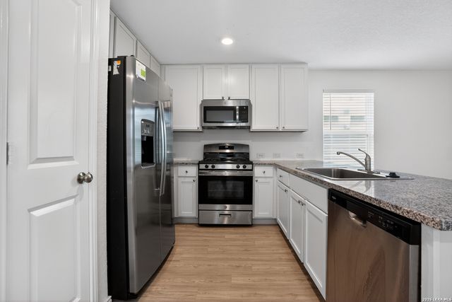 8272 Piedra Medina, San Antonio, TX 78252
