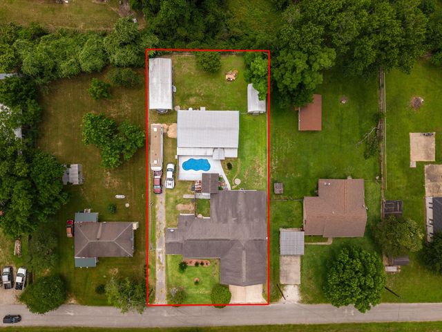 53 County Road 147, Liberty, TX 77575